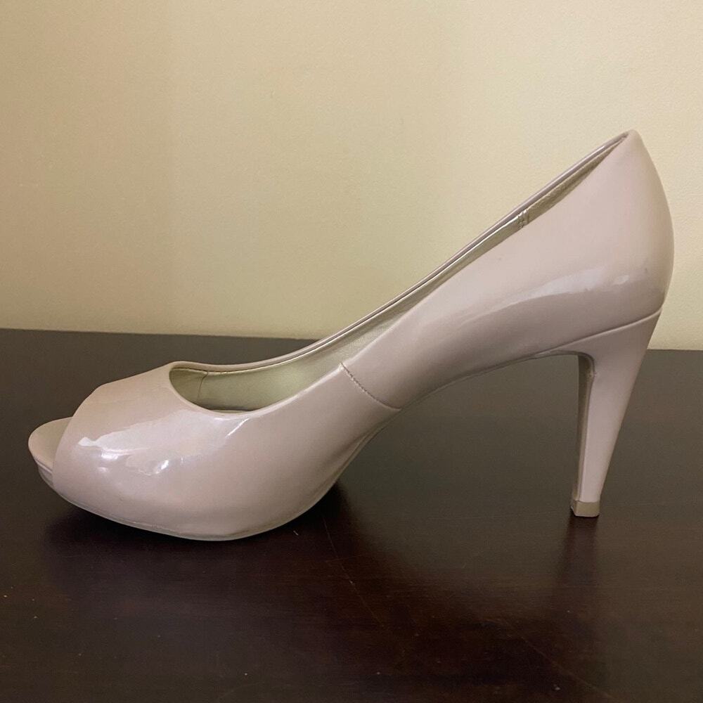 BANDOLINO Women's Rainaa Peep Toe Platform Stiletto Dress Pumps - Picture 5 of 7